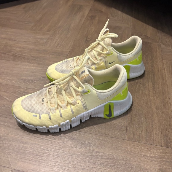 Nike Free Metcon 5 Citron Tint Volt Women's Workout Shoes - Picture 5 of 7